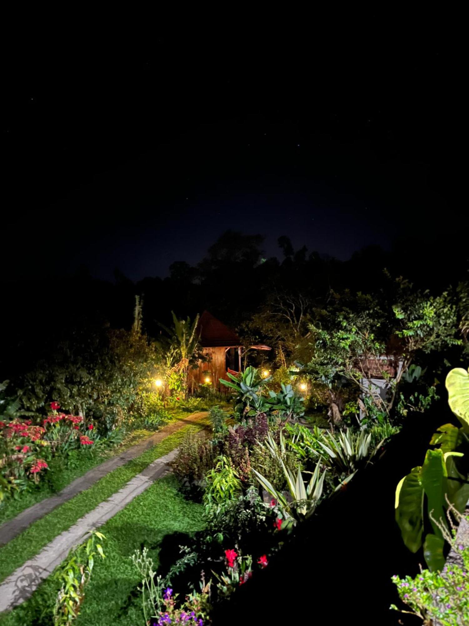 Manigelang Villa Munduk Exteriör bild